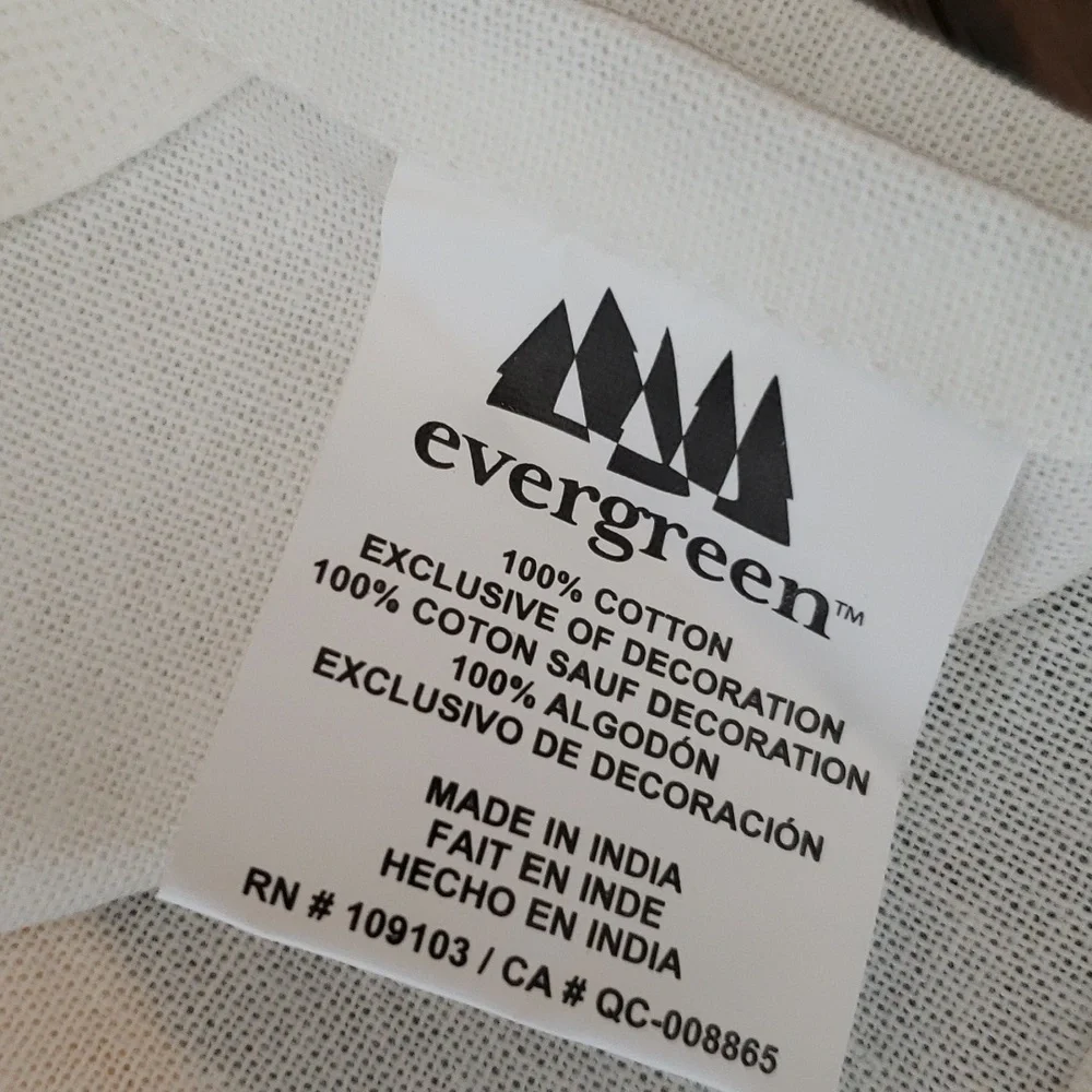 Evergreen NWT Embroidered Kitchen Towel Set
